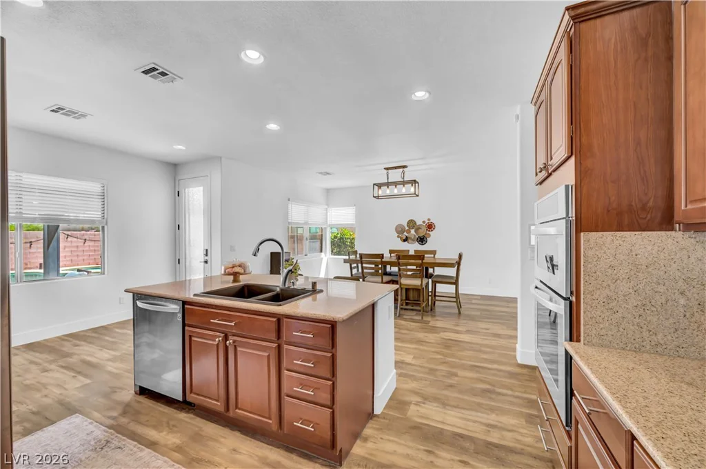 8108 Rocket, Las Vegas, NV 89131