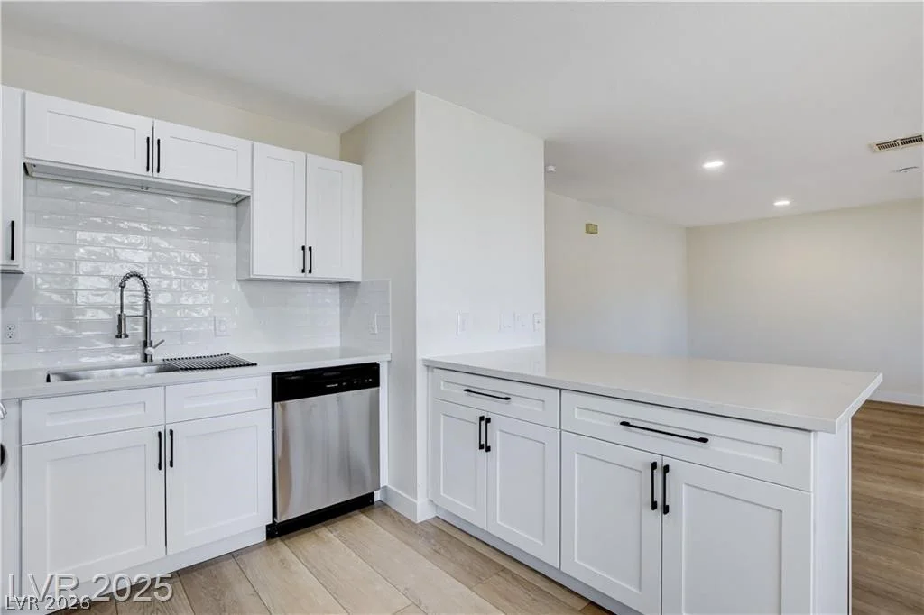 921 Sulphur Springs, Las Vegas, NV 89128