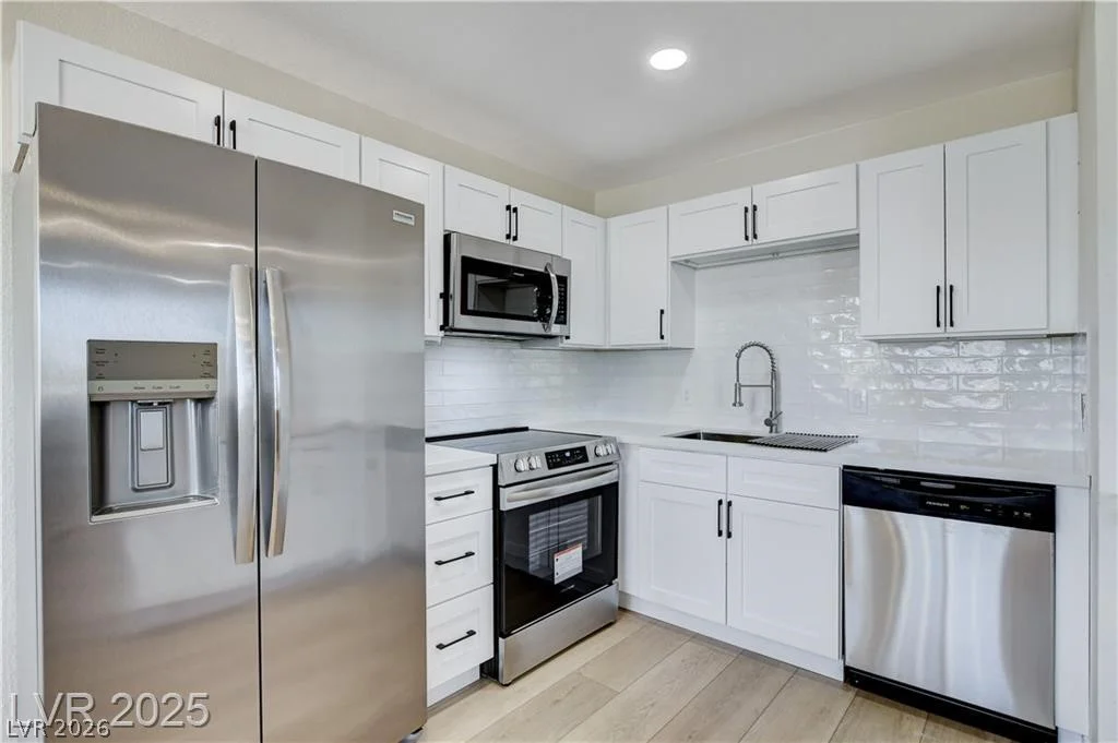 921 Sulphur Springs, Las Vegas, NV 89128