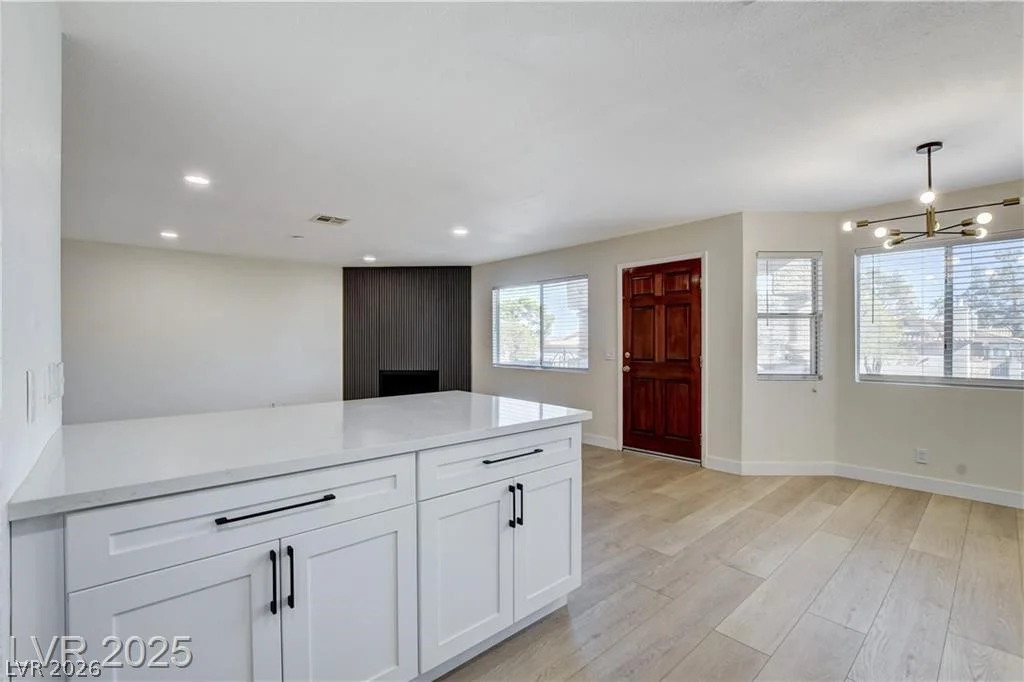 921 Sulphur Springs, Las Vegas, NV 89128