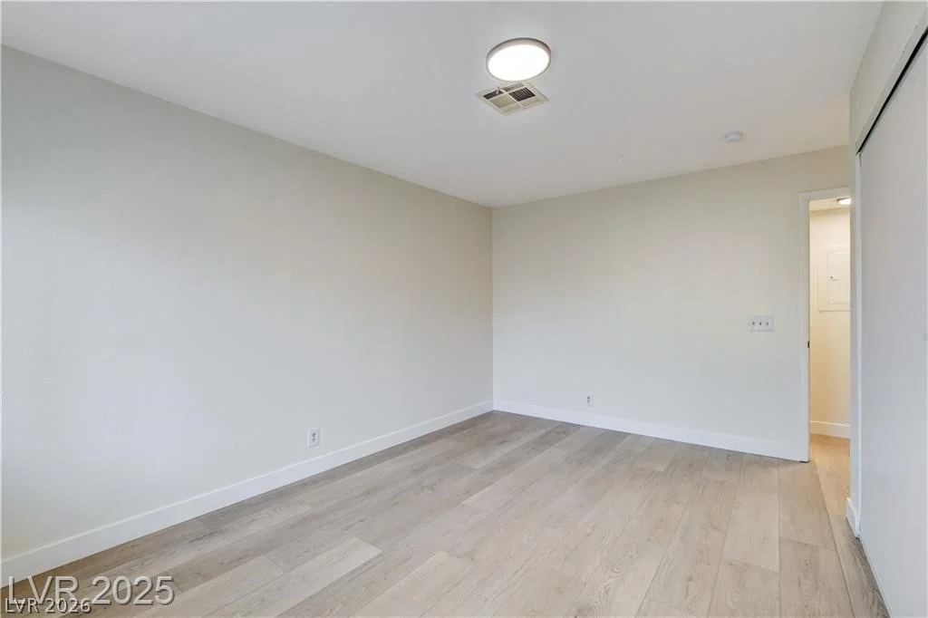 921 Sulphur Springs, Las Vegas, NV 89128