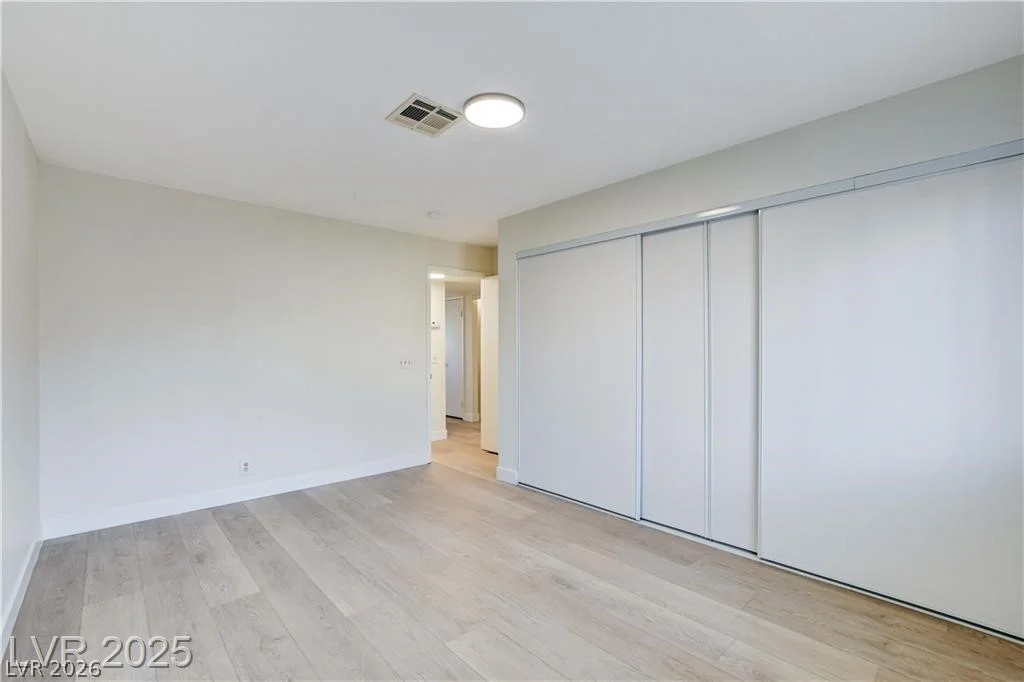 921 Sulphur Springs, Las Vegas, NV 89128