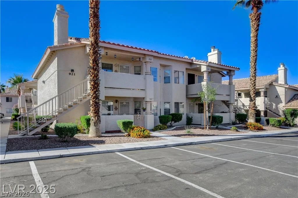 921 Sulphur Springs, Las Vegas, NV 89128