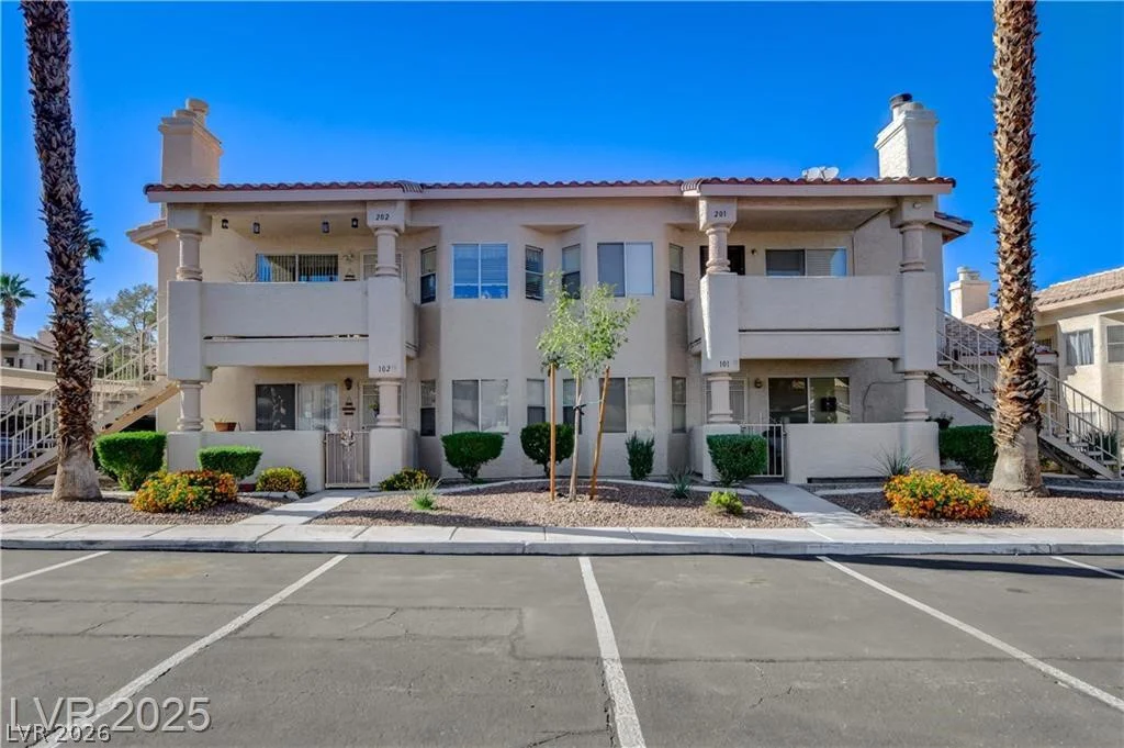 921 Sulphur Springs, Las Vegas, NV 89128
