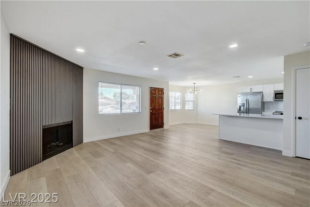 921 Sulphur Springs, Las Vegas, NV 89128