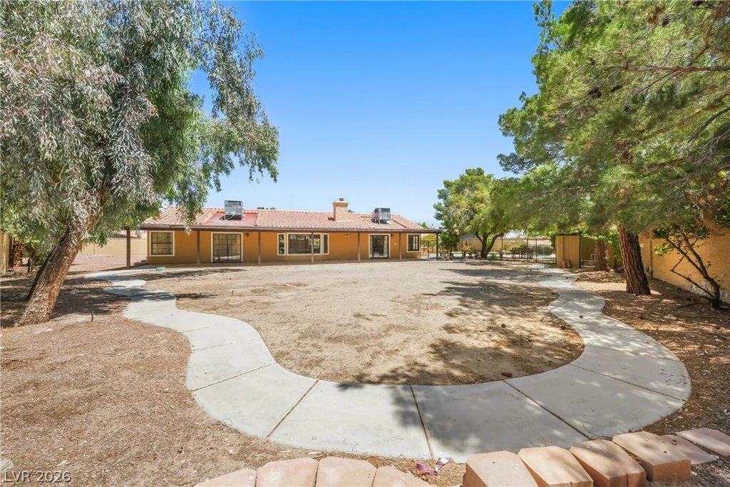 5555 Palmyra, Las Vegas, NV 89146