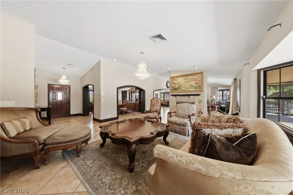 5555 Palmyra, Las Vegas, NV 89146