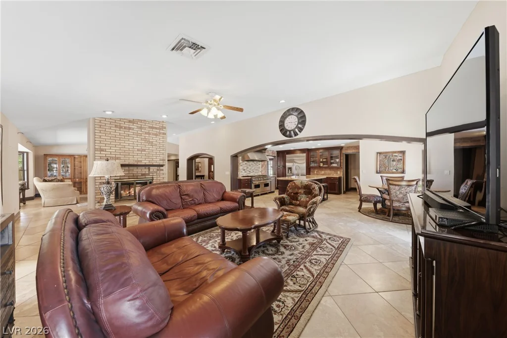 5555 Palmyra, Las Vegas, NV 89146
