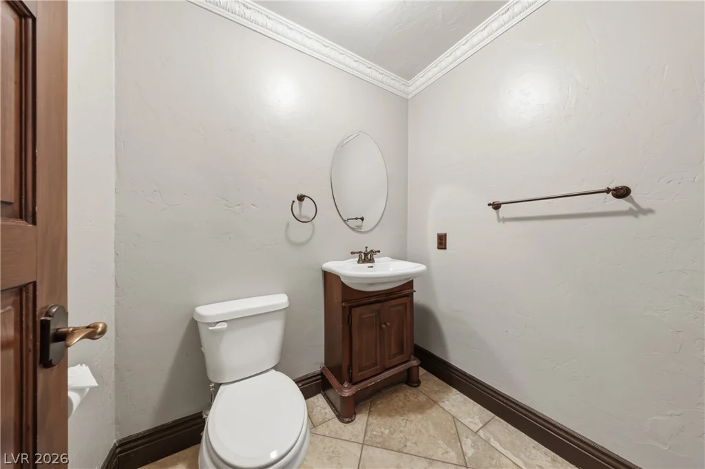 5555 Palmyra, Las Vegas, NV 89146