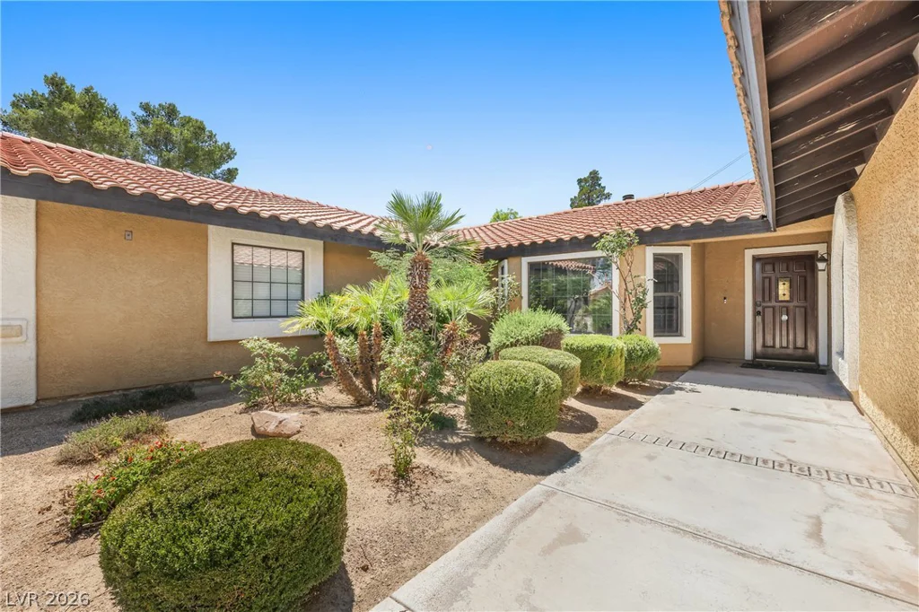 5555 Palmyra, Las Vegas, NV 89146