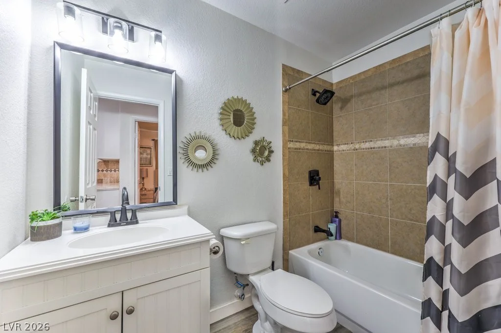 1851 Hacienda, Las Vegas, NV 89119