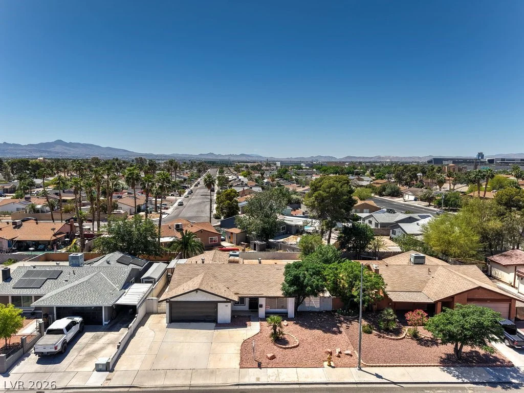 1851 Hacienda, Las Vegas, NV 89119