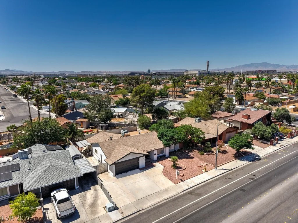 1851 Hacienda, Las Vegas, NV 89119