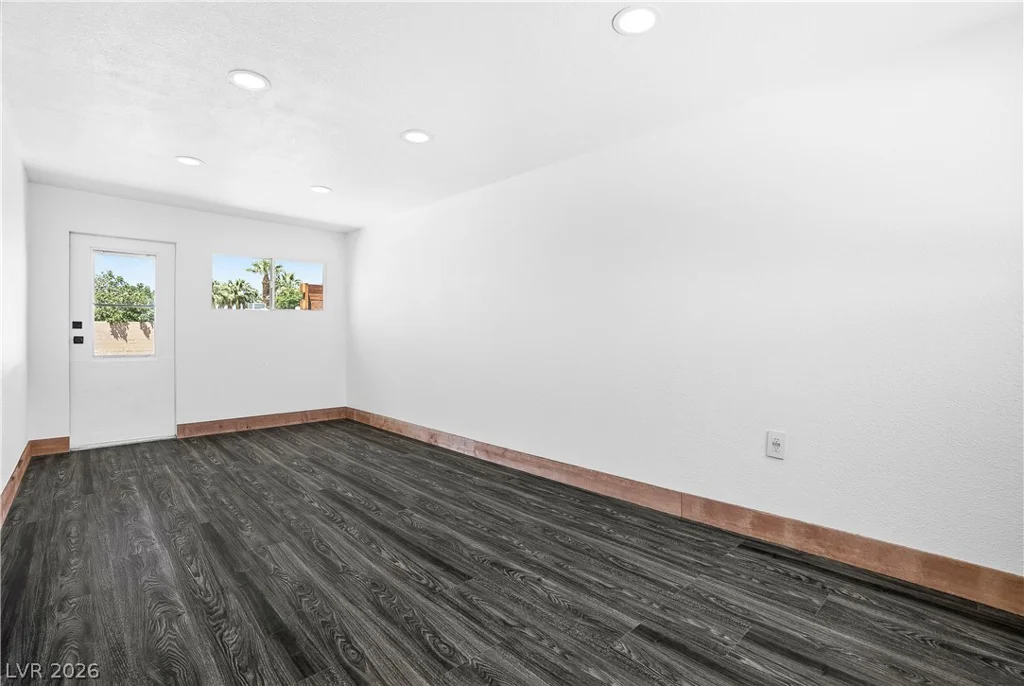 1809 Oakwood, North Las Vegas, NV 89030