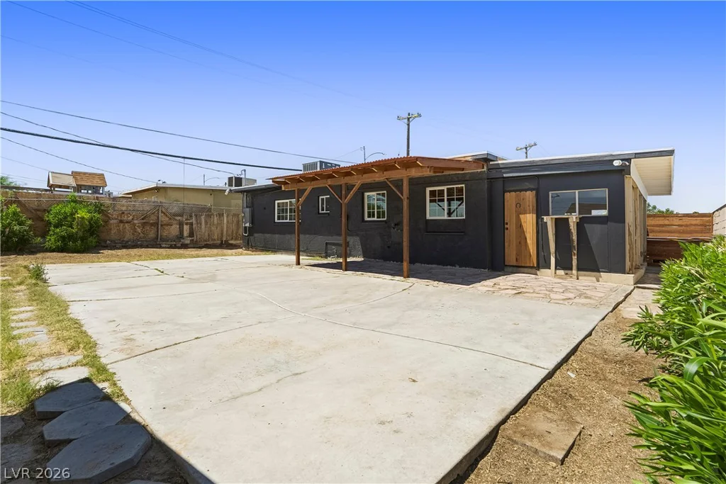 1809 Oakwood, North Las Vegas, NV 89030