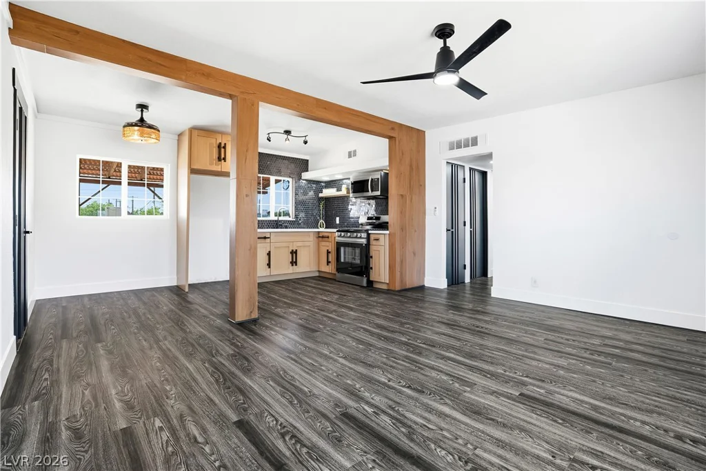 1809 Oakwood, North Las Vegas, NV 89030
