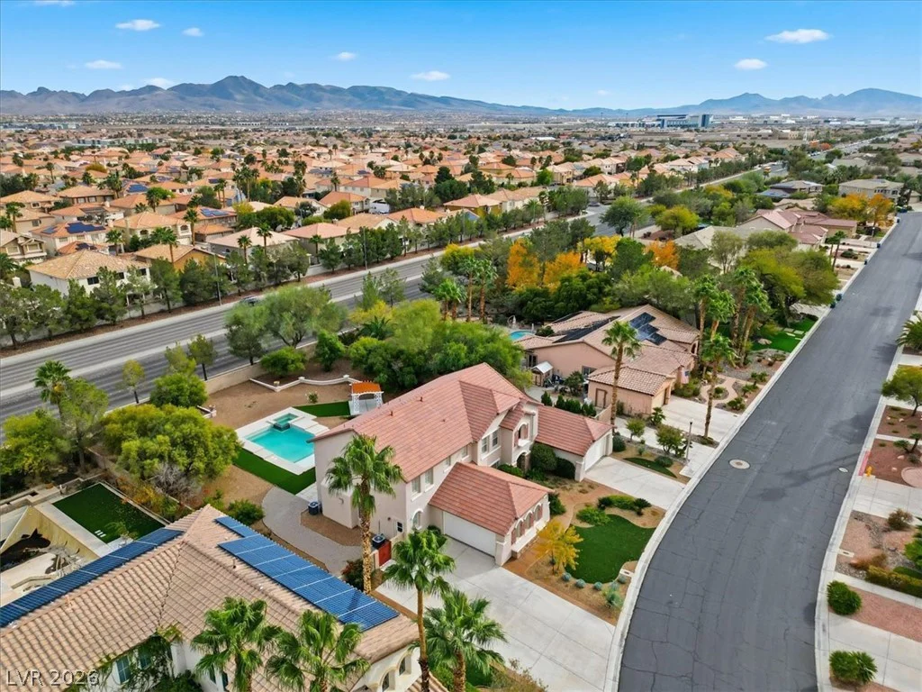 10658 Chillingham, Las Vegas, NV 89183
