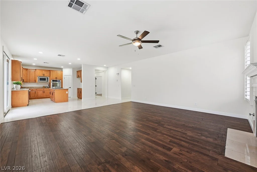 10658 Chillingham, Las Vegas, NV 89183