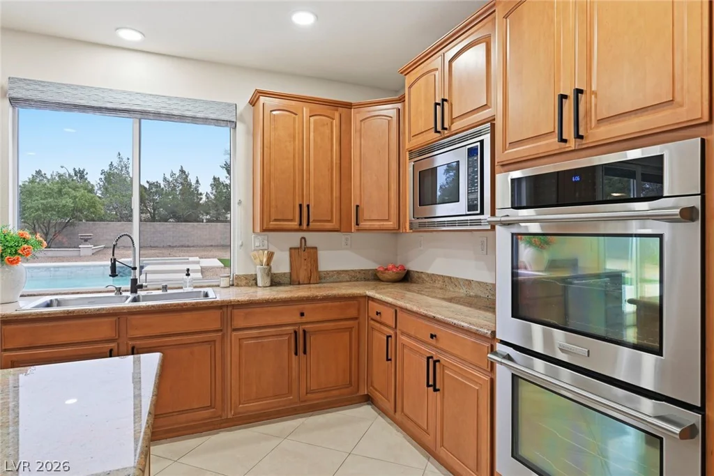 10658 Chillingham, Las Vegas, NV 89183