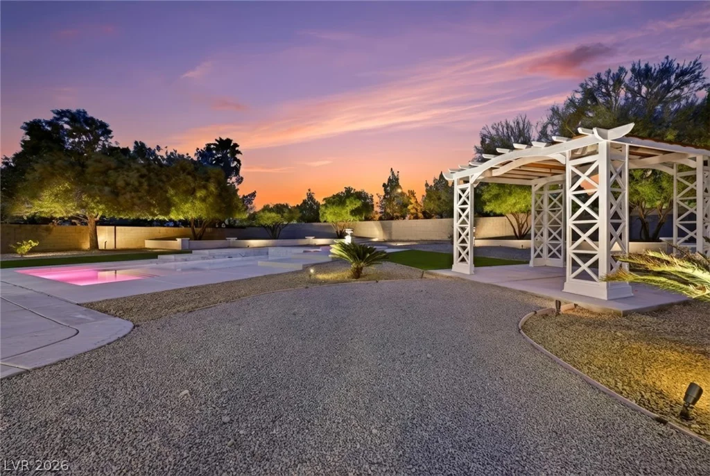 10658 Chillingham, Las Vegas, NV 89183