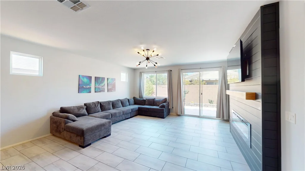 6940 Unicorn, Las Vegas, NV 89131