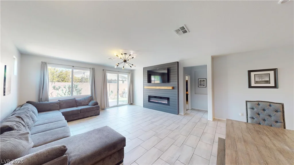 6940 Unicorn, Las Vegas, NV 89131
