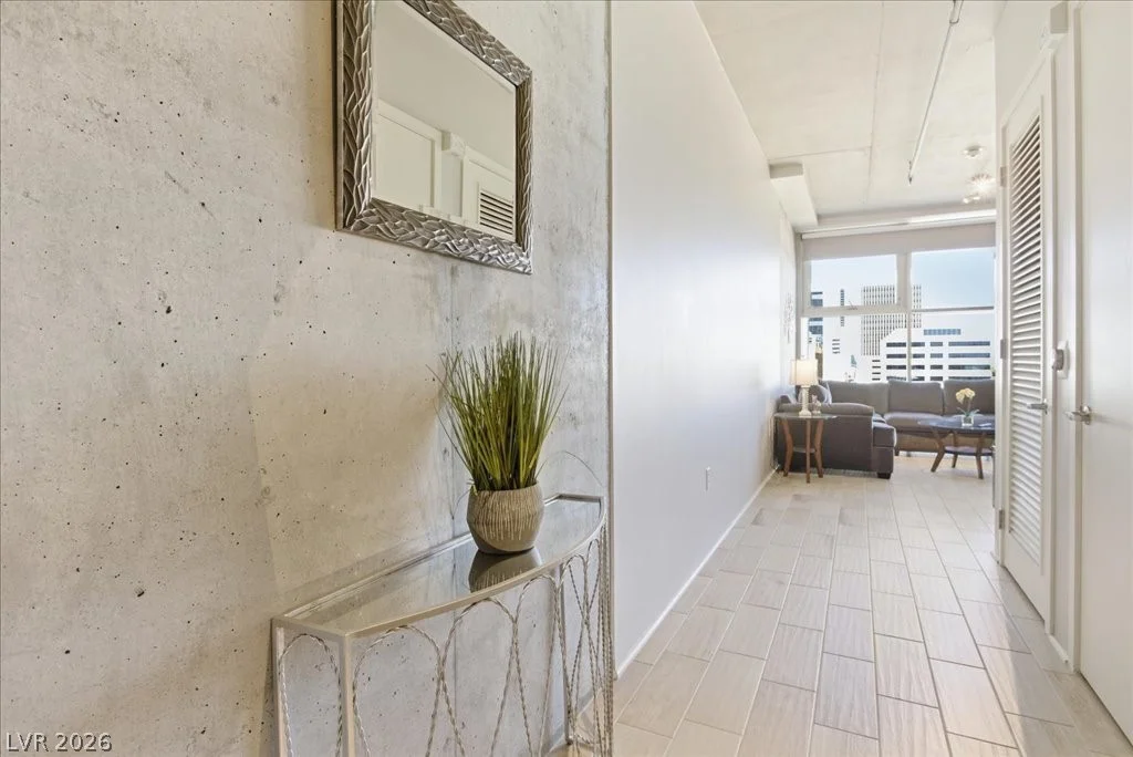 353 Bonneville, Las Vegas, NV 89101