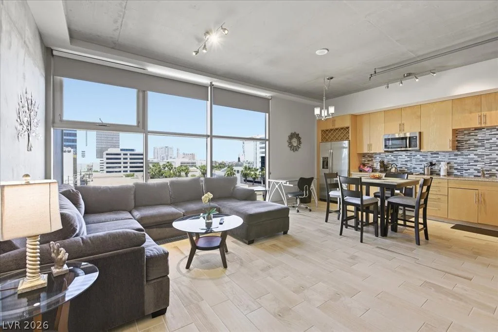 353 Bonneville, Las Vegas, NV 89101
