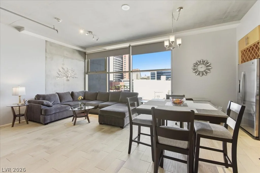 353 Bonneville, Las Vegas, NV 89101