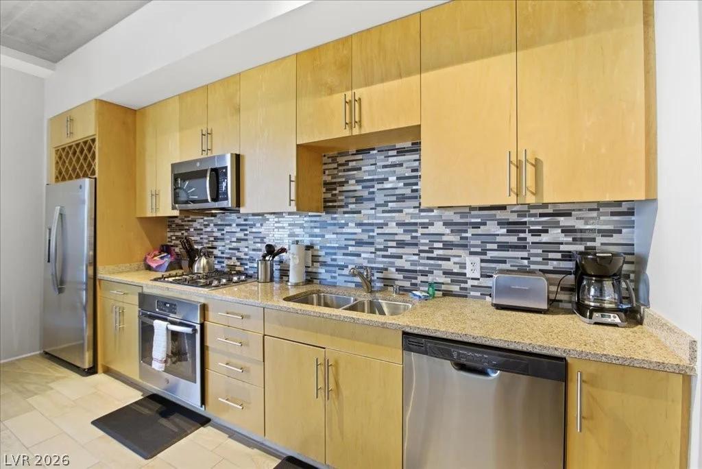 353 Bonneville, Las Vegas, NV 89101