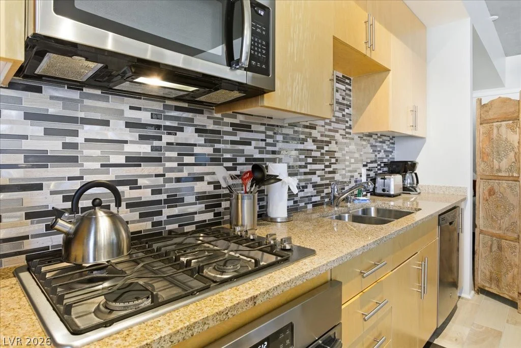 353 Bonneville, Las Vegas, NV 89101
