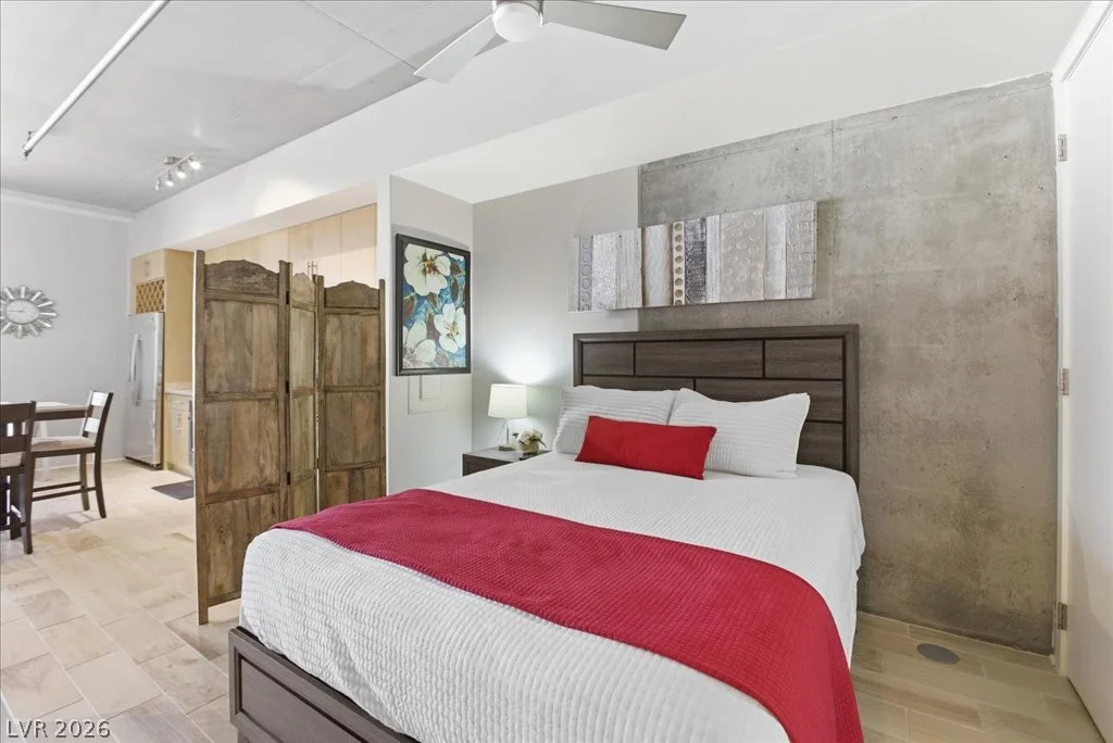 353 Bonneville, Las Vegas, NV 89101