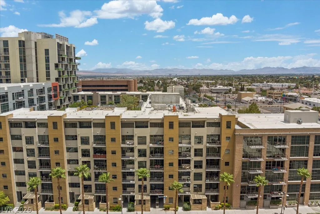 353 Bonneville, Las Vegas, NV 89101