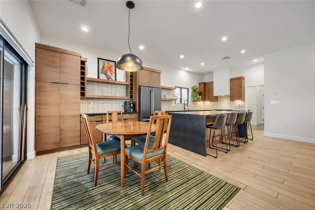 400 Lacy, Las Vegas, NV 89107