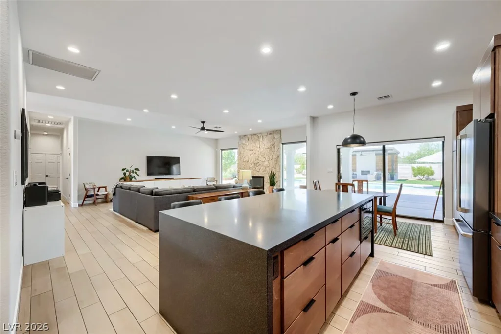 400 Lacy, Las Vegas, NV 89107