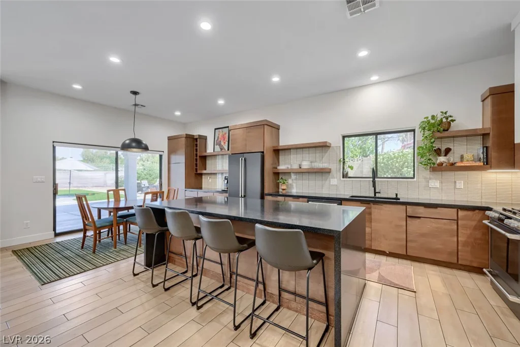 400 Lacy, Las Vegas, NV 89107