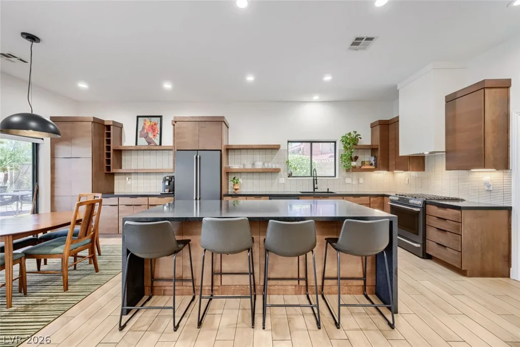 400 Lacy, Las Vegas, NV 89107