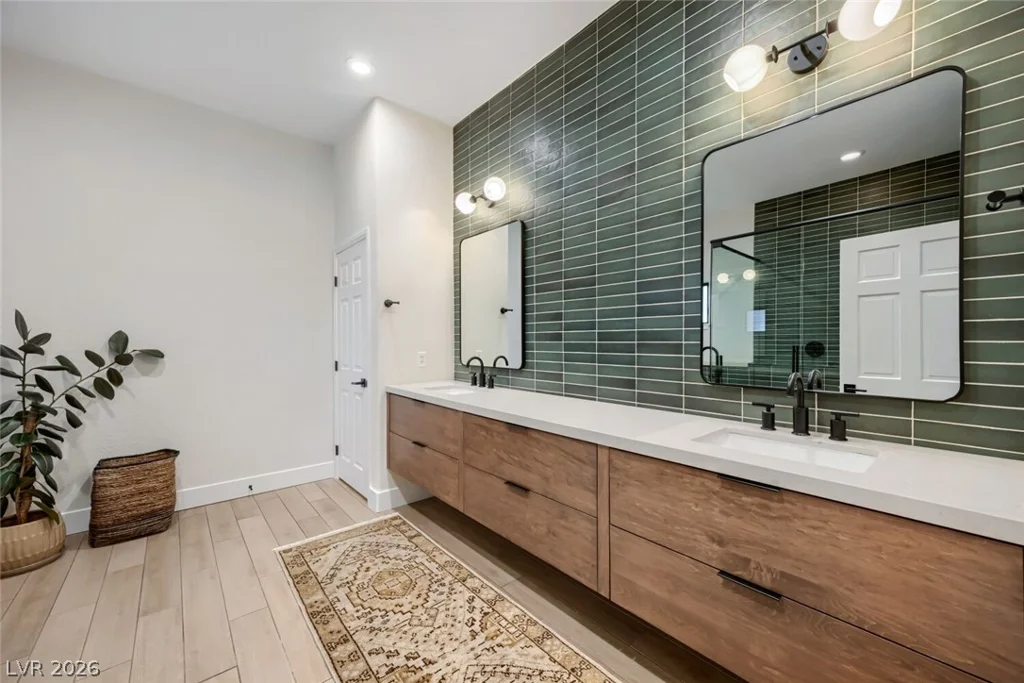400 Lacy, Las Vegas, NV 89107