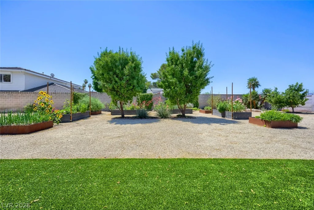 400 Lacy, Las Vegas, NV 89107