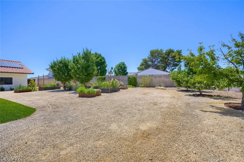 400 Lacy, Las Vegas, NV 89107