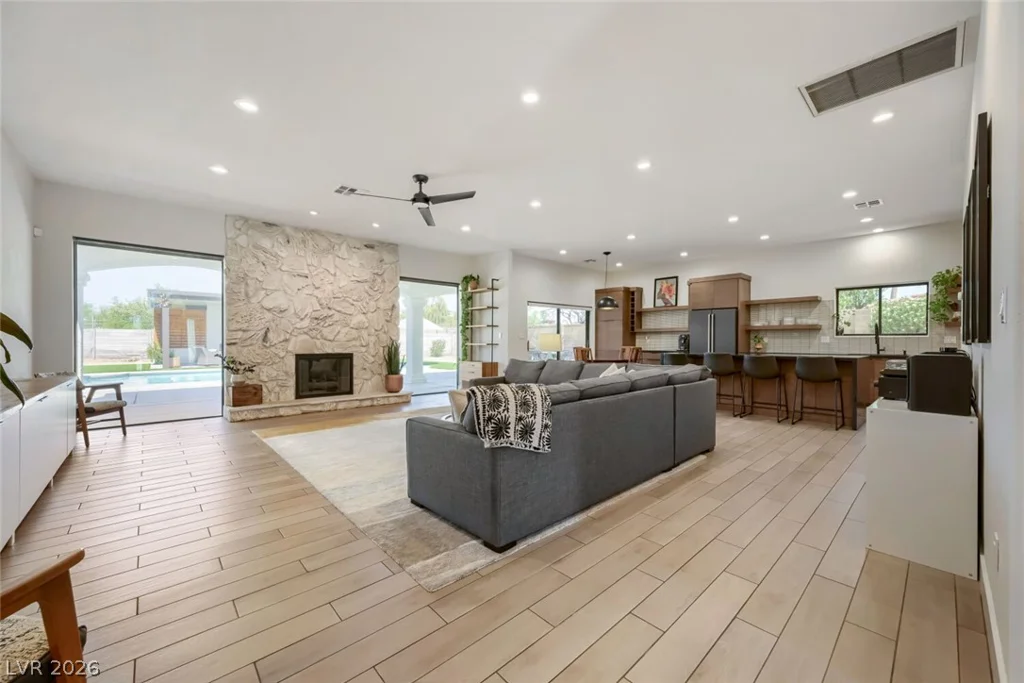 400 Lacy, Las Vegas, NV 89107
