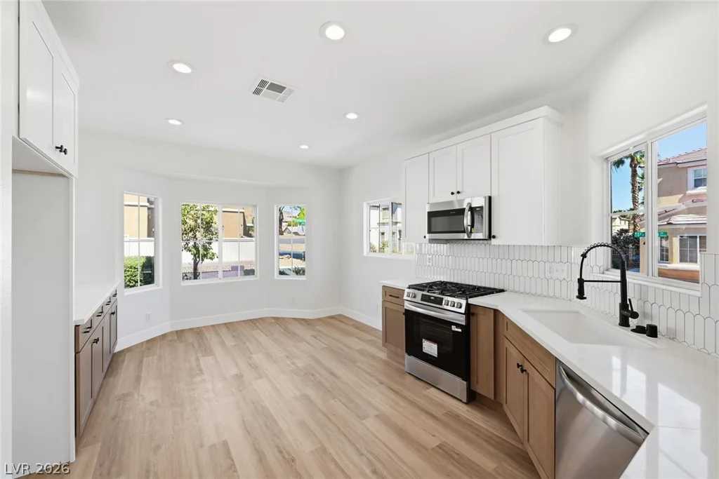 6352 Lonesome Lake, Las Vegas, NV 89148