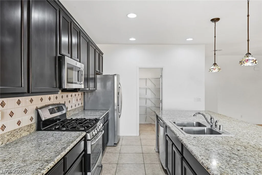 7120 Whitford, Las Vegas, NV 89166