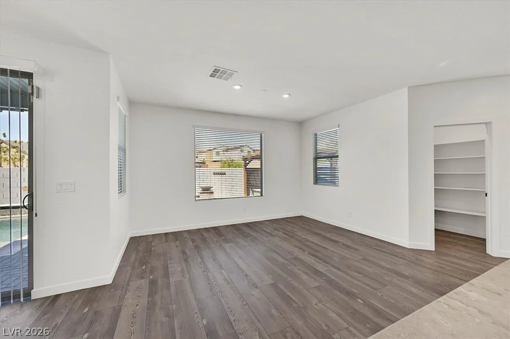 6915 Fordham Creek, North Las Vegas, NV 89084