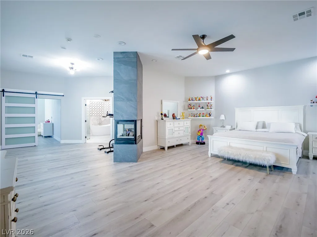 1740 Oval, Las Vegas, NV 89117