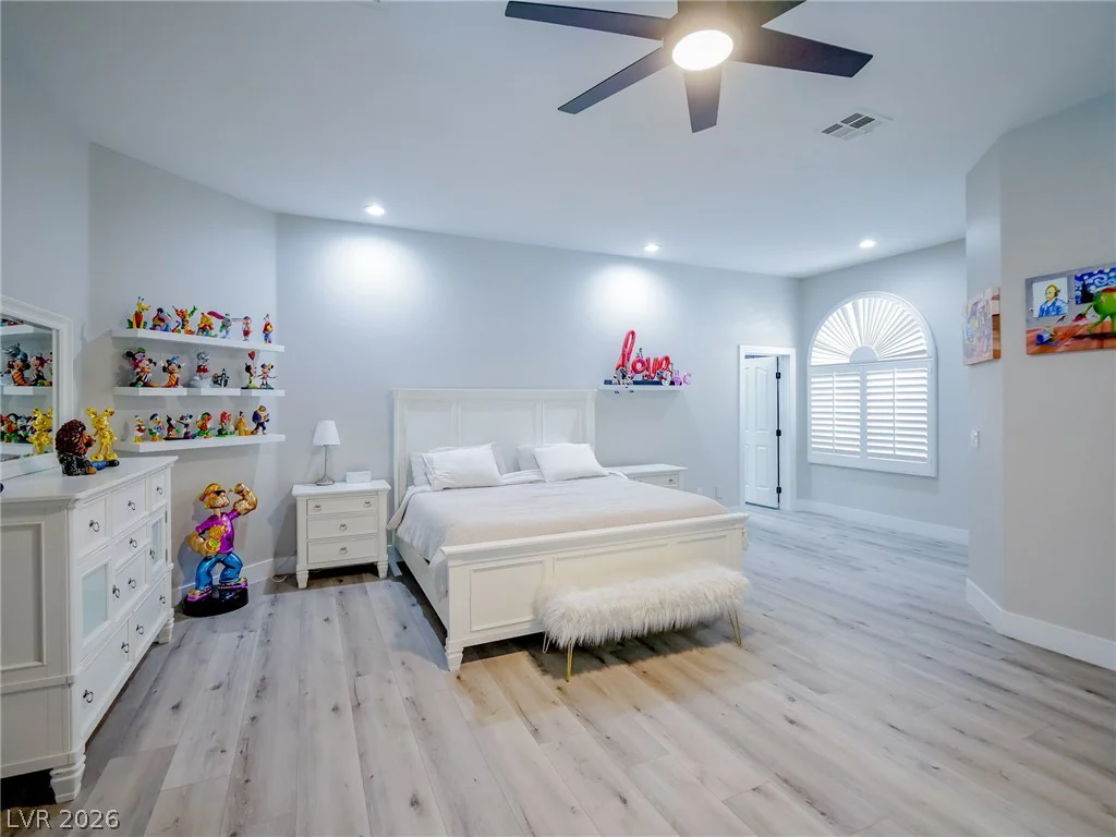 1740 Oval, Las Vegas, NV 89117