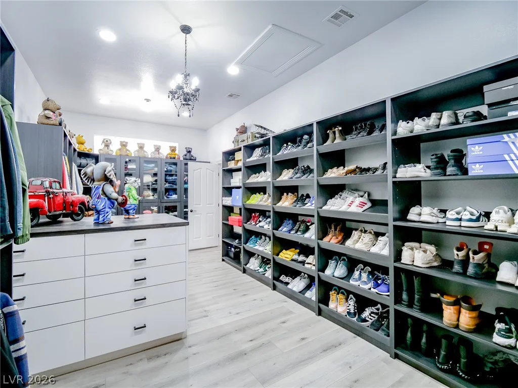 1740 Oval, Las Vegas, NV 89117