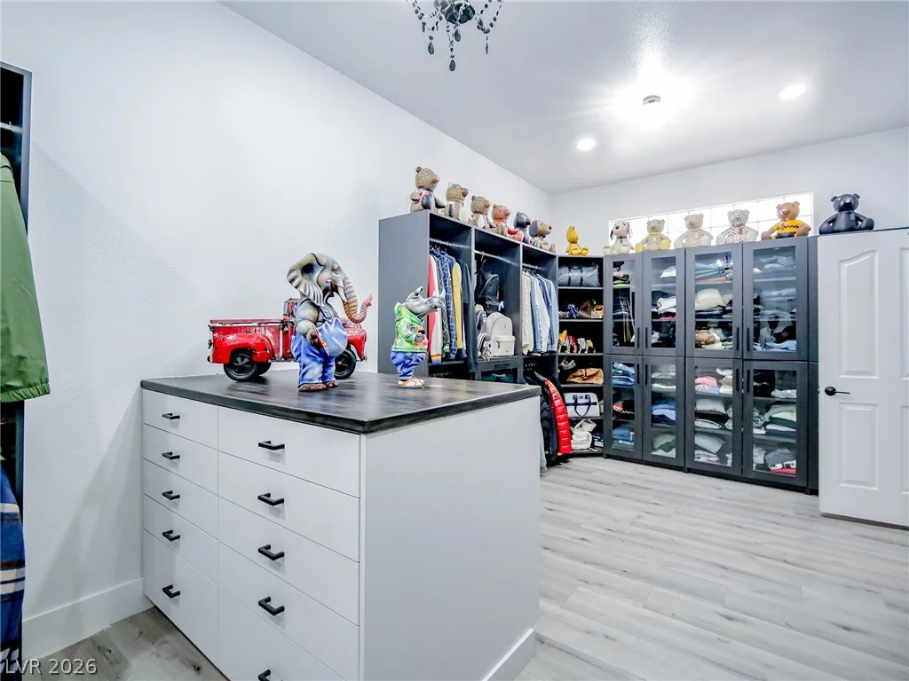 1740 Oval, Las Vegas, NV 89117