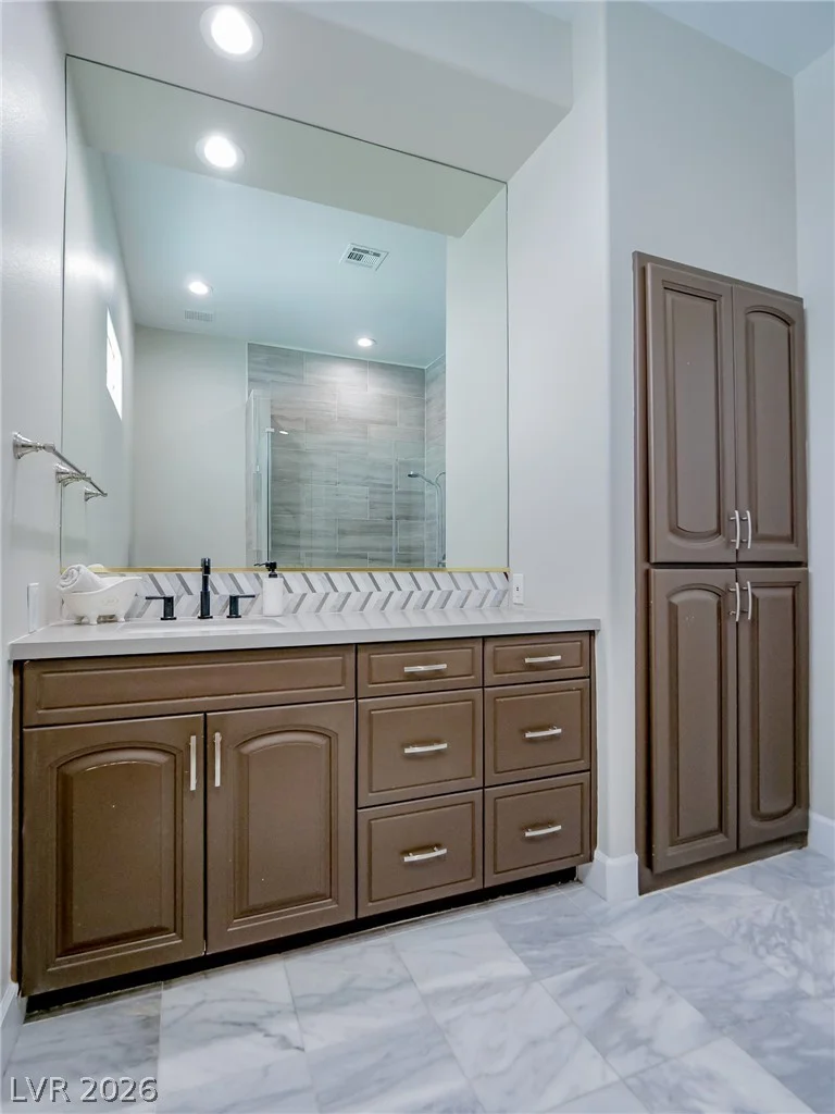 1740 Oval, Las Vegas, NV 89117