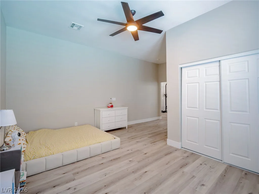 1740 Oval, Las Vegas, NV 89117